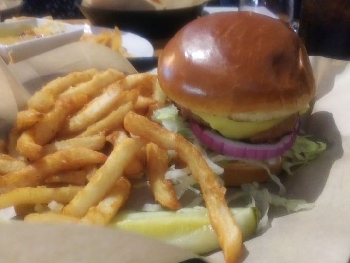 photo of The Howe Daily Kitchen & Bar All-American Beyond Burger shared by @annesemenak on  29 Jun 2019 - review