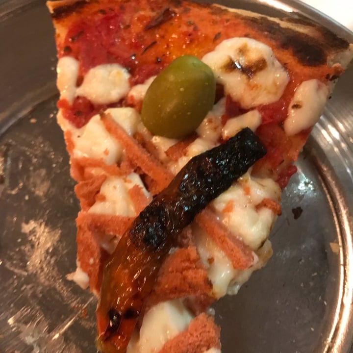 photo of Coma, Veggie Pizza De Jamón Y Morrones Con Mozzarella De Almendras shared by @jjazcuello on  20 Feb 2022 - review