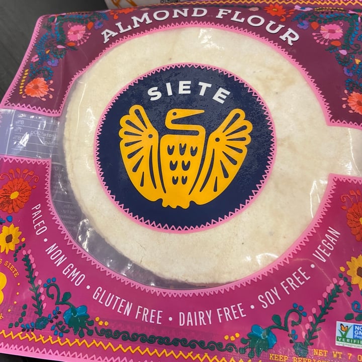 photo of Siete Family Foods Almond Flour Tortillas shared by @demolitionlover on  26 Apr 2020 - review