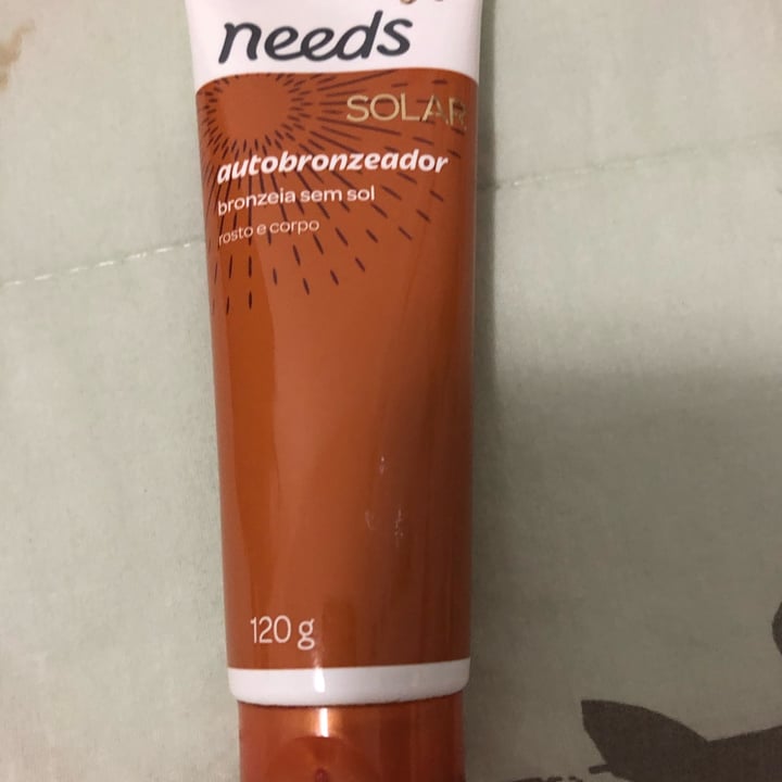 photo of Needs NEEDS AUTOBRONZEADOR shared by @giseleschulze on  30 Apr 2022 - review