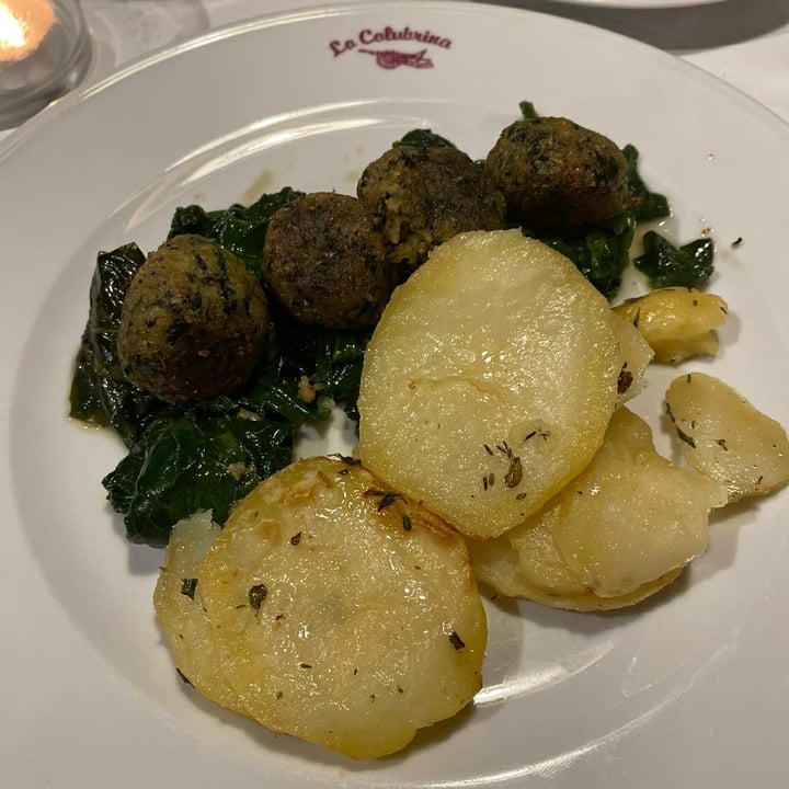 photo of La Colubrina Polpette di freekeh e kale, con spinaci e chips di batata shared by @giulsrr on  14 Mar 2022 - review