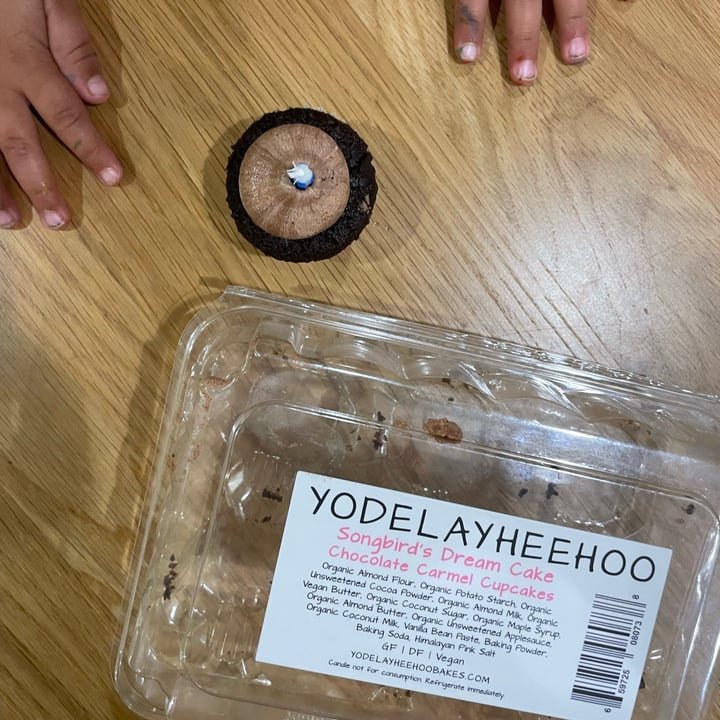 photo of Yodelayheehoo Songbird’s Dream Cake Chocolate Carmel Cupcakes shared by @nicolemanoo on  21 Feb 2022 - review