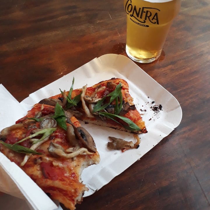 review photo of Cervejaria Confra Da Mantiqueira Pizza shared by @gabrielaalegre on 28 Apr 2022 - review