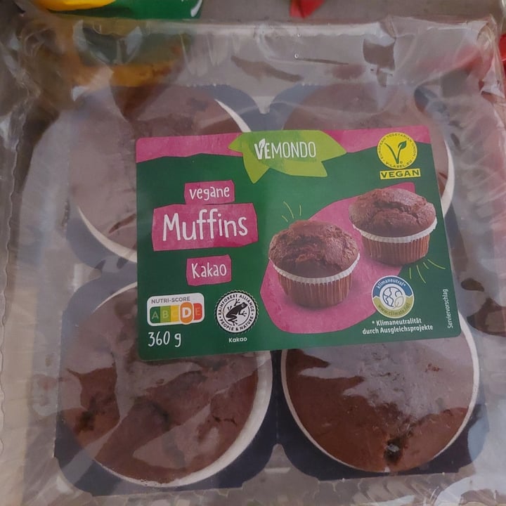 photo of Vemondo  chocolate muffins shared by @frendssnotfood on  12 Aug 2022 - review