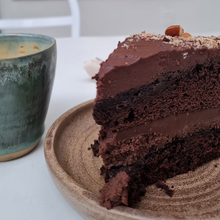 photo of Bioma plant based café Torta matilda shared by @cembogonzalo on  01 Jul 2021 - review