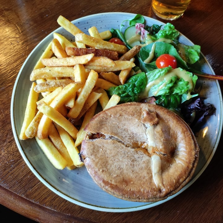 photo of The Victoria Vegetable & Chestnut Tagine Pie shared by @luciacev on  12 Jun 2022 - review