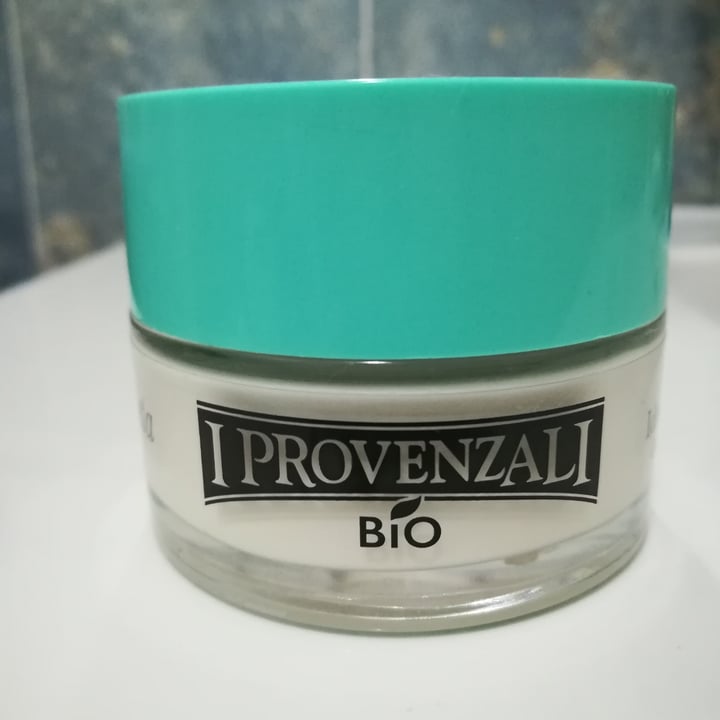 photo of I Provenzali Crema viso Idratante Biologica Rosa Mosqueta shared by @primavera22 on  31 Mar 2022 - review