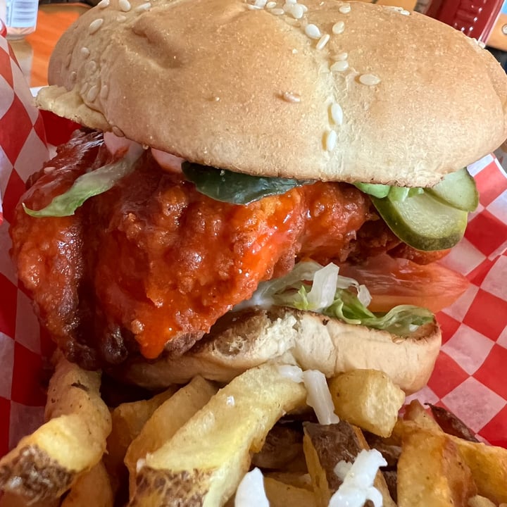 photo of Fern Cafe and Bakery Buffalo Chickun Burger shared by @veganmika on  23 Apr 2022 - review