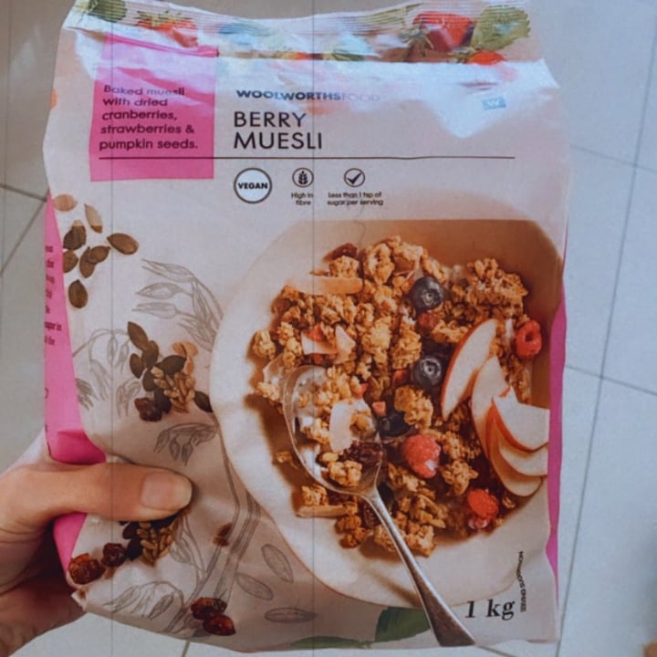 photo of Woolworths Food Berry Muesli shared by @vegansaofficial on  12 Jul 2021 - review