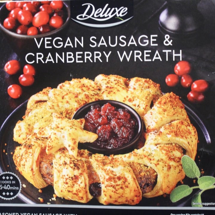 photo of Vemondo  Vegan cranberry and sausage wreath shared by @chantelle9607 on  30 Oct 2021 - review