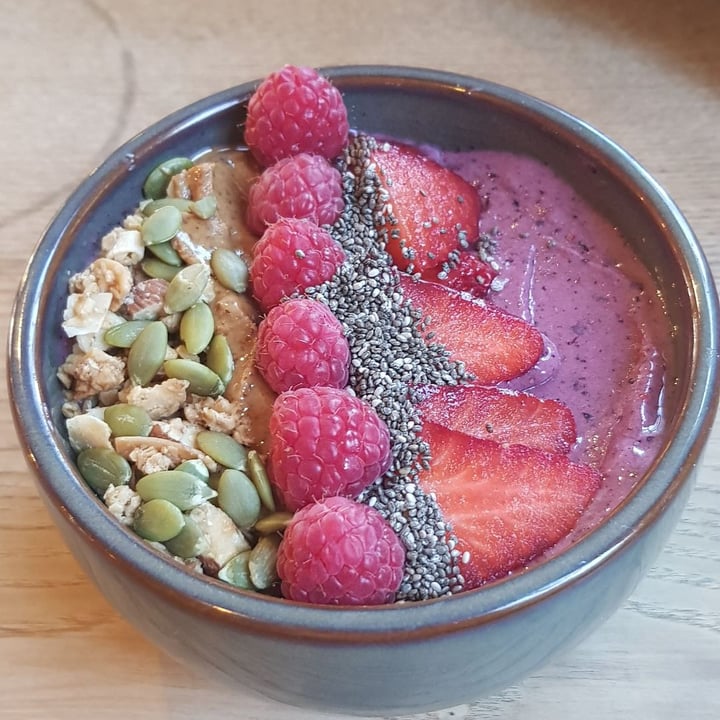 photo of Beetroot Sauvage Acai Smoothie Bowl shared by @wildearthpatch on  24 Mar 2019 - review