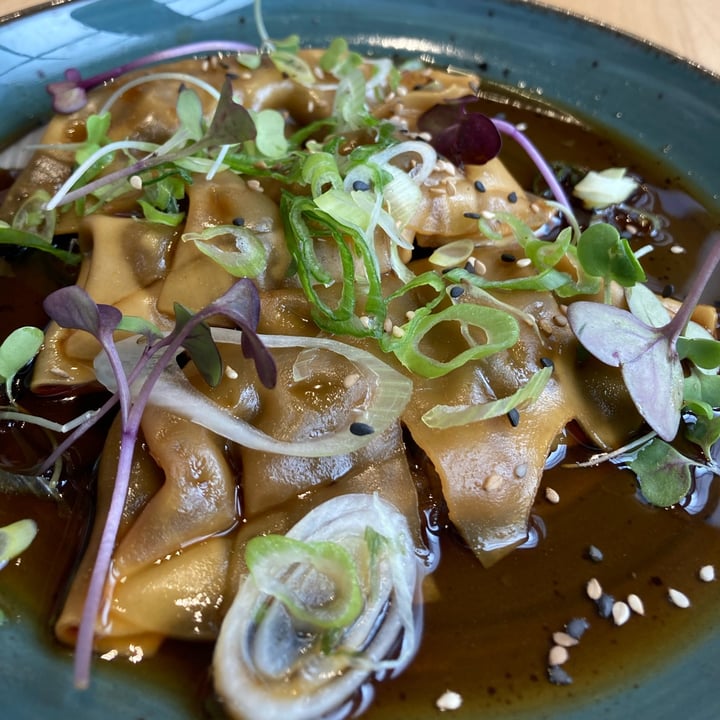 photo of Roots & Rolls Gyozas shared by @bennifromthebloc on  08 Oct 2021 - review