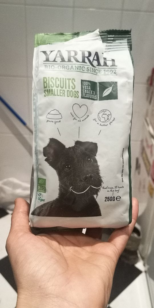 photo of Yarrah Biscuits for Smaller Dogs shared by @olatzhp on  22 Jan 2020 - review