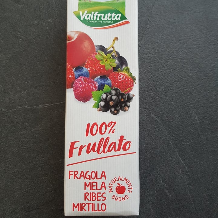 photo of Valfrutta 100% frullato fragola, mela, ribes, mirtillo shared by @diddi on  24 Apr 2021 - review