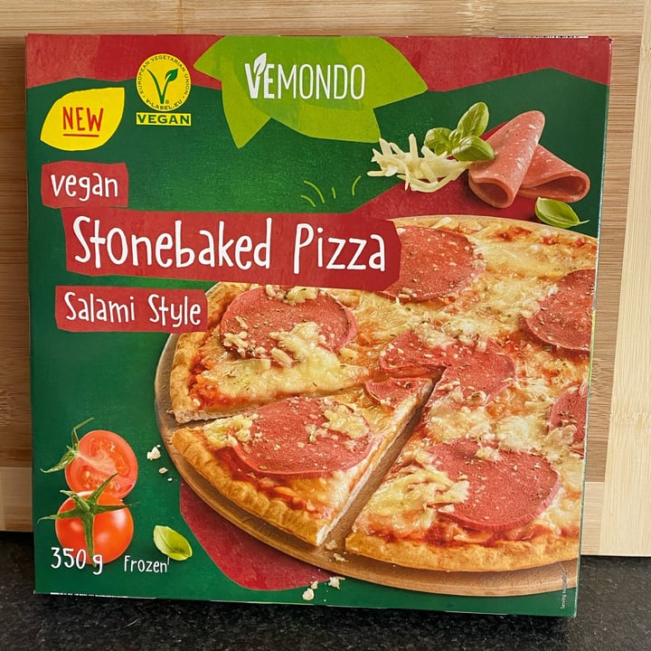 photo of Vemondo Stonebaked pizza salami style shared by @veganagram on  29 Jan 2022 - review