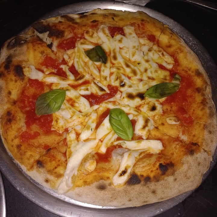 review photo of Lado V Pizza Margarita shared by @lucapolti on 21 Sep 2022 - review