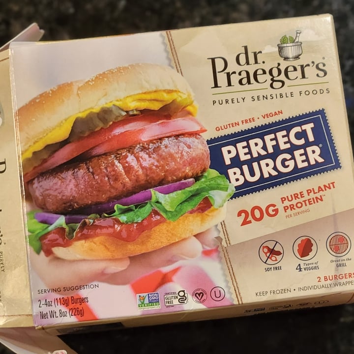 photo of Dr. Praeger's Perfect Burger shared by @ferguspuppydog on  30 May 2022 - review