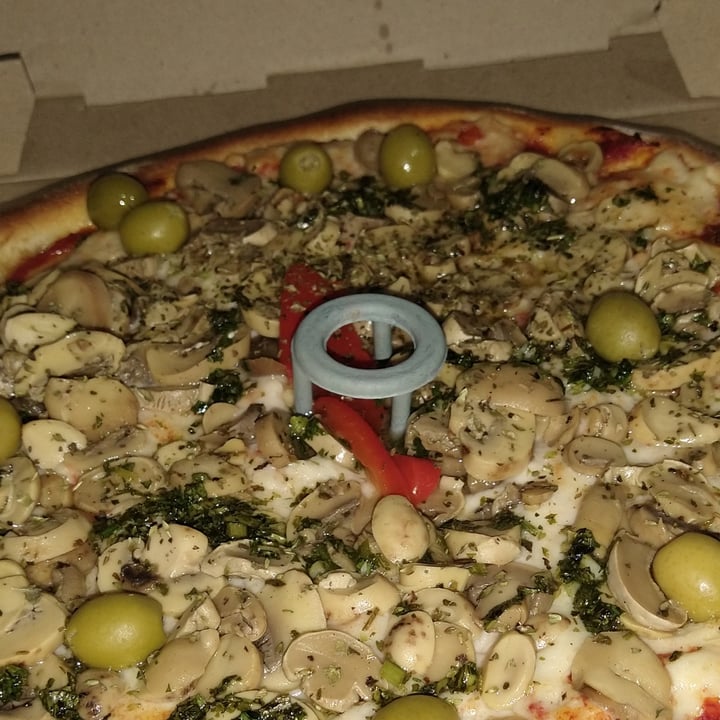 photo of Blondie Pizza Vegana De Champiñones shared by @ericavegana on  10 Apr 2021 - review