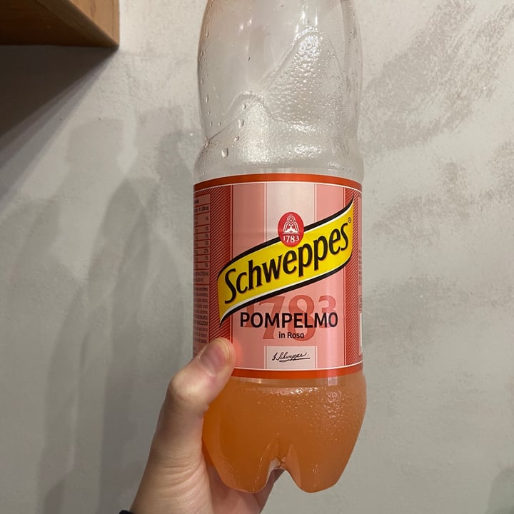 review photo of Schweppes Pompelmo In Rosa shared by @slawisch on 20 Mar 2022 - review