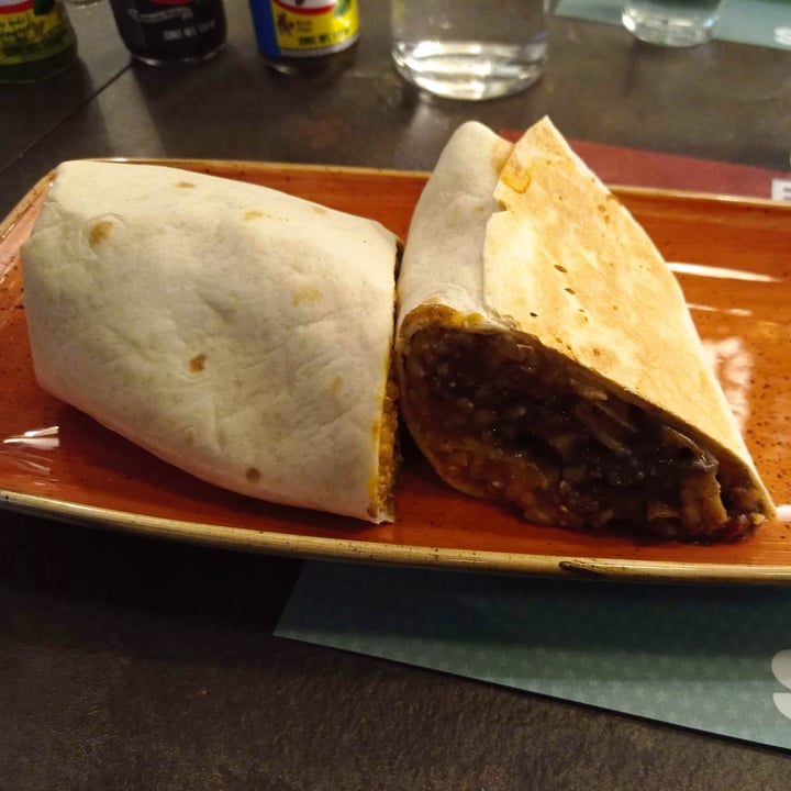 review photo of Britos Milano La Cruz shared by @lauracri on 16 Dec 2022 - review