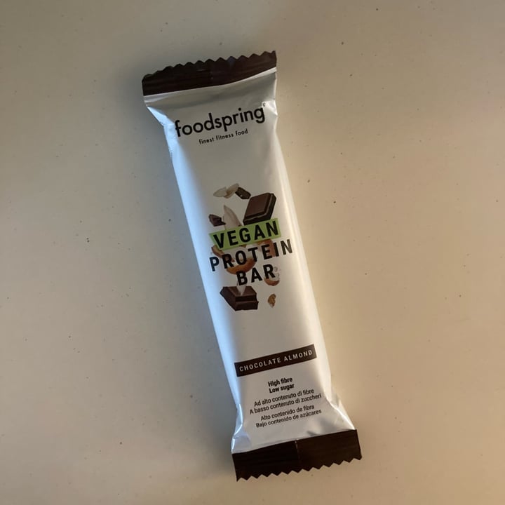 photo of Foodspring protein bar chocolate almond shared by @alessandrozucca on  16 Sep 2022 - review