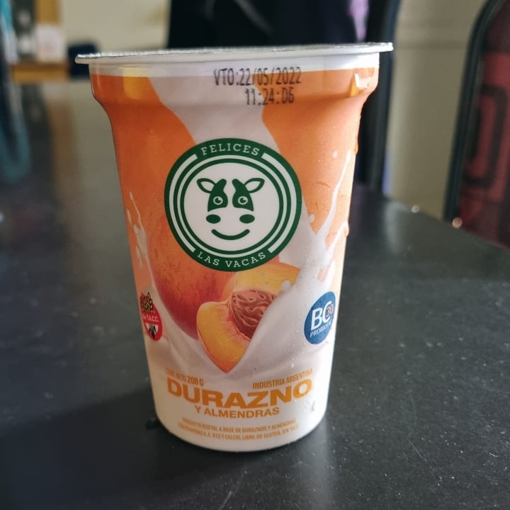 photo of Felices Las Vacas Yogur de Almendras y Durazno shared by @johana-arce on  28 Jul 2022 - review