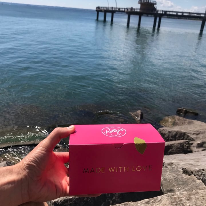 review photo of Kelly's Bake Shoppe Cupcakes shared by @plantlove on 02 Aug 2021 - review