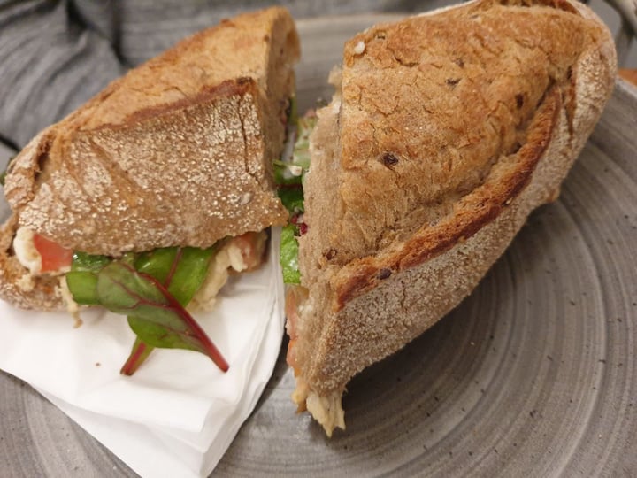 photo of Michelangelo Cafe Tofu scramble sandwich shared by @einavgutman on  07 Feb 2020 - review