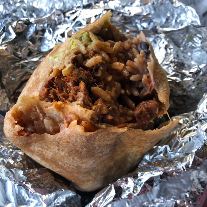 review photo of The Happy Hooligans Jackfruit Carnitas burrito shared by @myhappyveganlife on 29 May 2021 - review