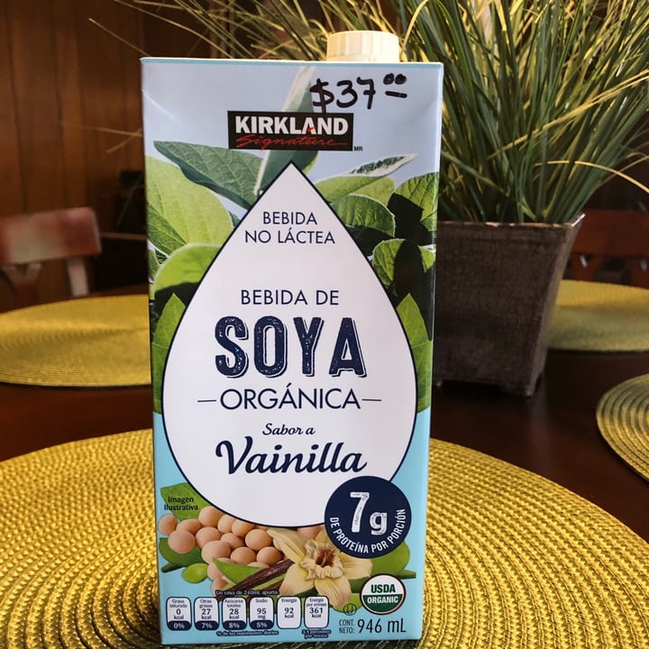 photo of Kirkland Signature Organic Soy Non-dairy Beverage Vanilla shared by @isabelinzunzaa on  24 Jan 2021 - review