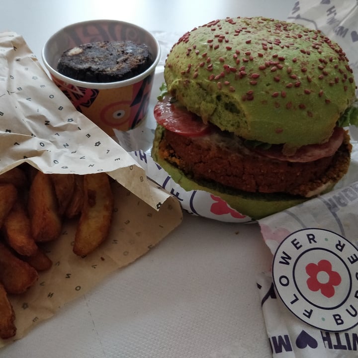 photo of Flower Burger Elf Burger shared by @thankxdiary on  16 Dec 2021 - review