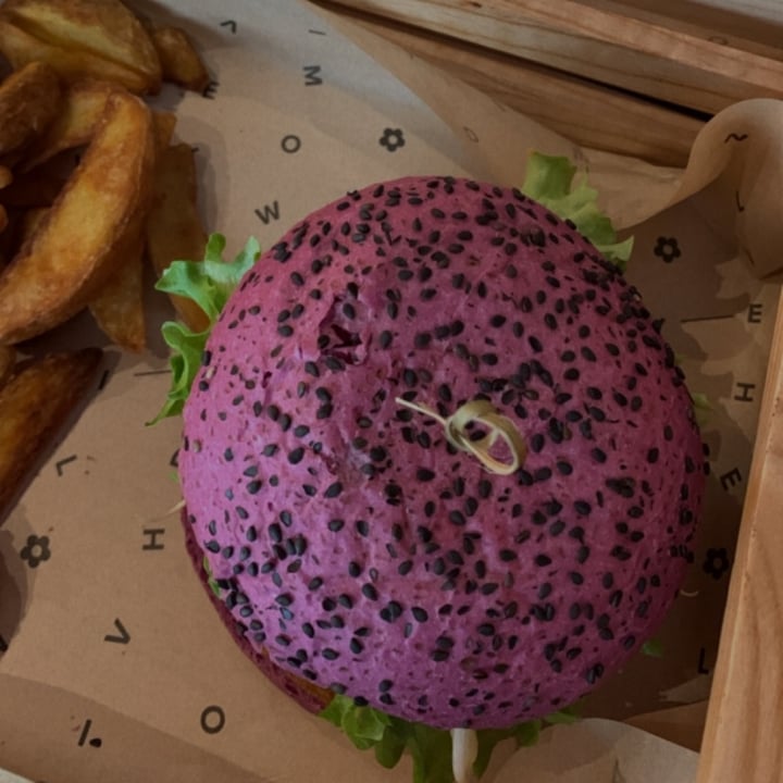 photo of Flower Burger Cherry bomb shared by @elisagiarola on  12 Mar 2022 - review