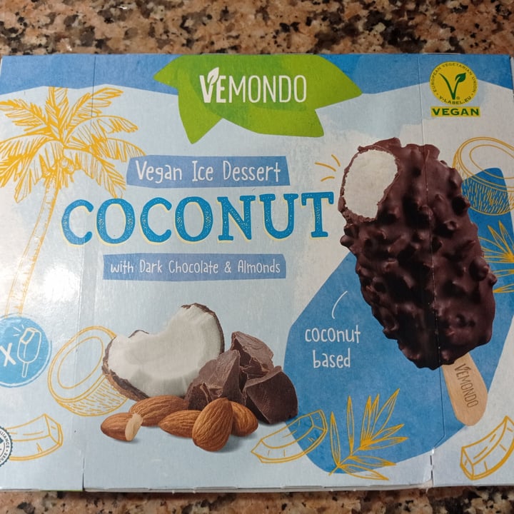 photo of Vemondo Coconut & Dark Chocolat & Almond shared by @veraluxy on  11 Jun 2022 - review