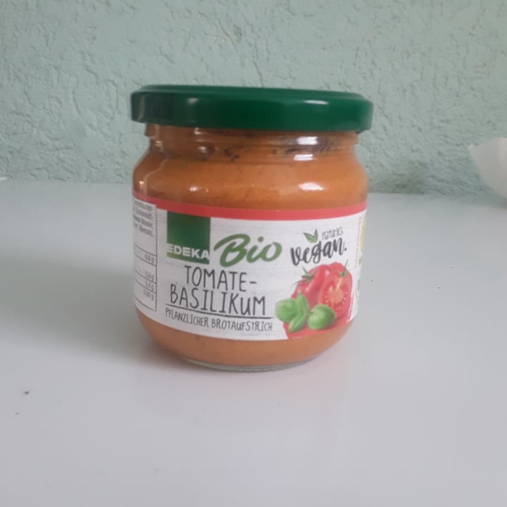 review photo of Edeka Bio Tomate Basilikum Aufstrich shared by @rickyvangore on 05 Jan 2022 - review