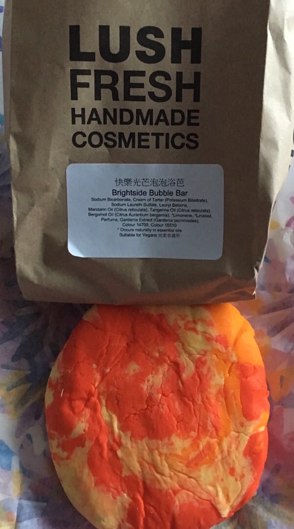 review photo of LUSH Fresh Handmade Cosmetics Bright side Bubble Bar shared by @naenae on 13 Apr 2019 - review