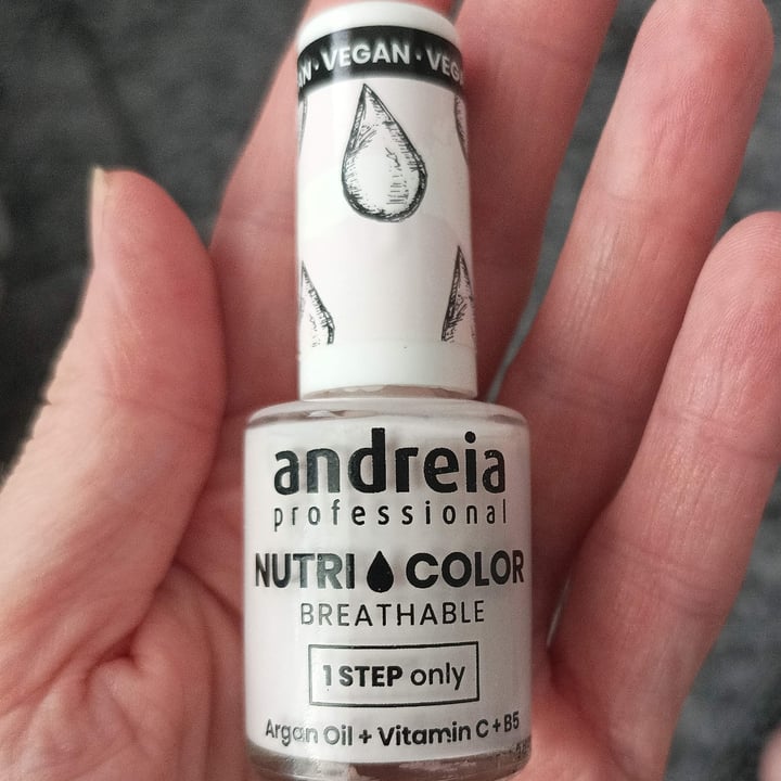 review photo of Andreia professional nail polish nutri color breathable shared by @lauveglau on 17 Aug 2022 - review