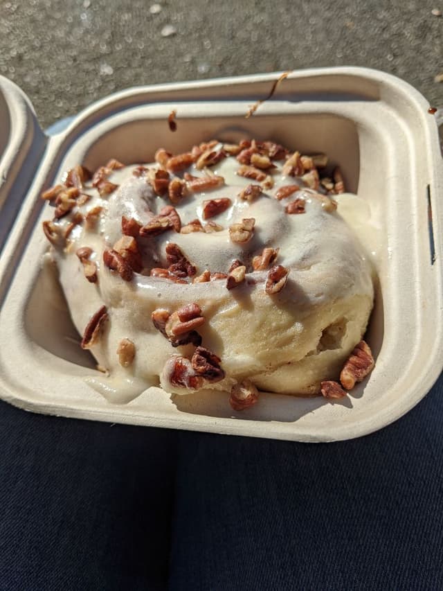 Photo of the dish “Cinnamon Roll with Maple and Pecans”