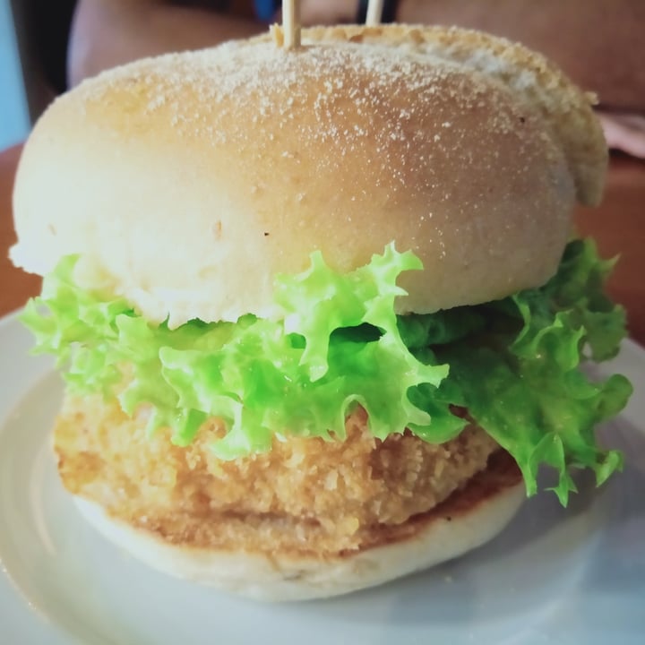 photo of nomVnom Bistro Potato Croquette Burger shared by @veganspicegirl on  24 Feb 2021 - review