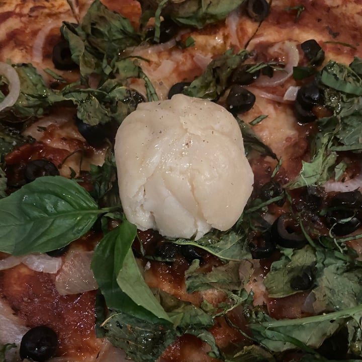 photo of Amami Canggu Burrata pizza shared by @marieheidi on  17 Jan 2021 - review
