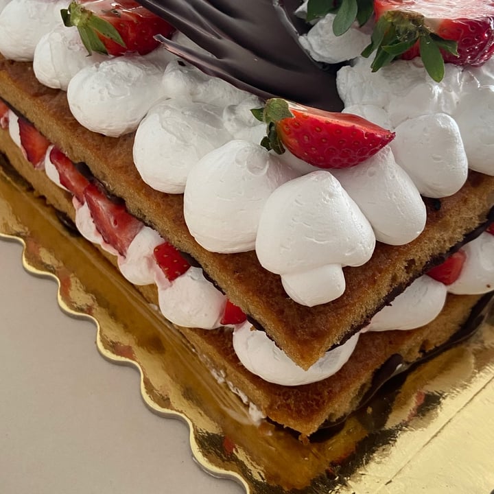 review photo of Auchan Birthday Cake - Bolo De Aniversário shared by @12daysjourney on 18 May 2021 - review