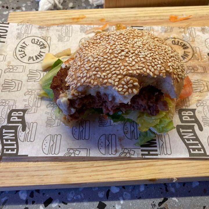 photo of Elefante Beyond burger shared by @leithianeuterpe on  20 Mar 2021 - review