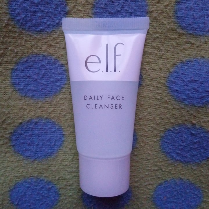 photo of e.l.f. Cosmetics Daily Face Cleanser shared by @catamartins on  23 Jan 2022 - review