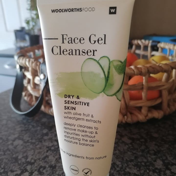 review photo of Woolworths Face Gel Cleanser shared by @elainemyburgh on 16 Jun 2022 - review