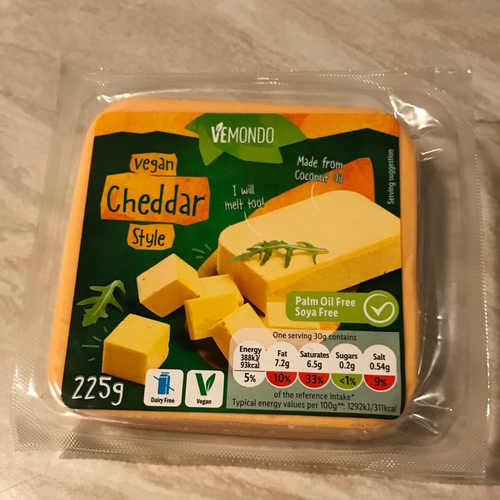 review photo of Vemondo Vegan cheddar style shared by @yourfavouriteginger on 13 Jan 2021 - review