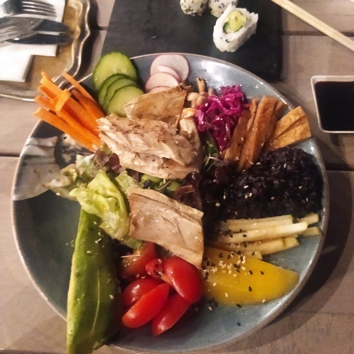 photo of Life Grand Cafe Waterfront Poke Cruise Bowl shared by @yasmien007 on  12 Oct 2022 - review