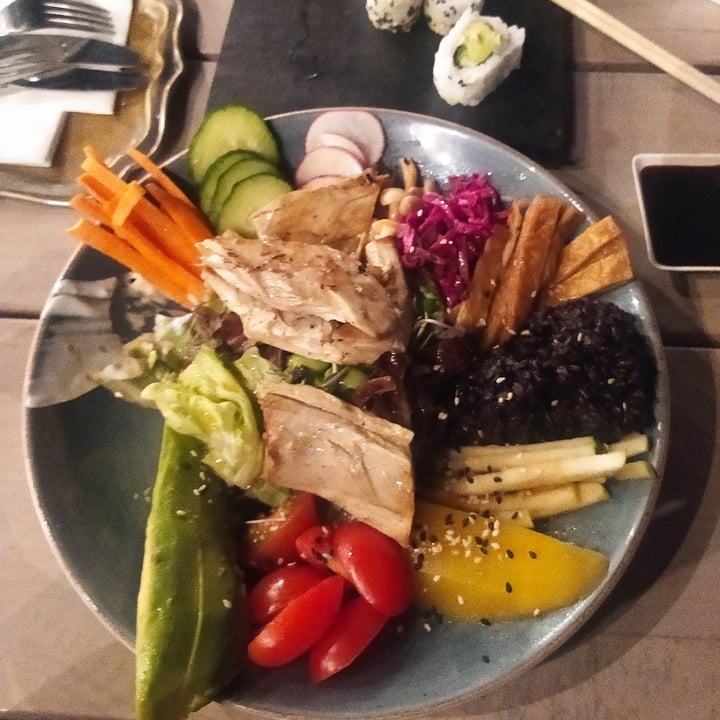 review photo of Life Grand Cafe Waterfront Poke Cruise Bowl shared by @yasmien007 on 12 Oct 2022 - review
