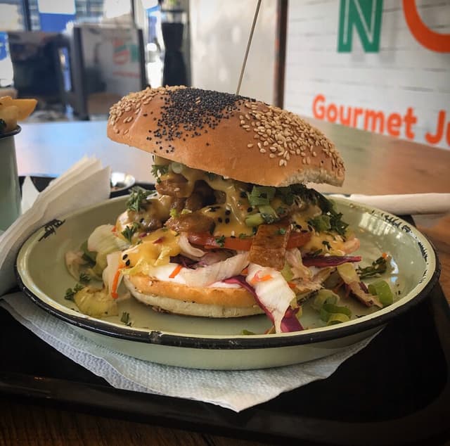 Lekker Vegan Harrington