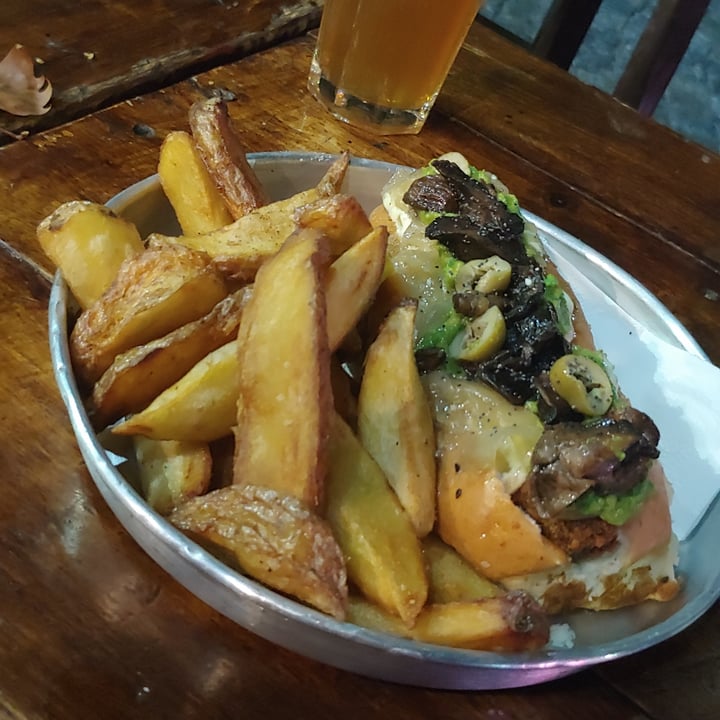 review photo of Kowloon Not Pancho (falafel, hongos, palta, etc) shared by @simpsonsvegans on 16 Apr 2021 - review