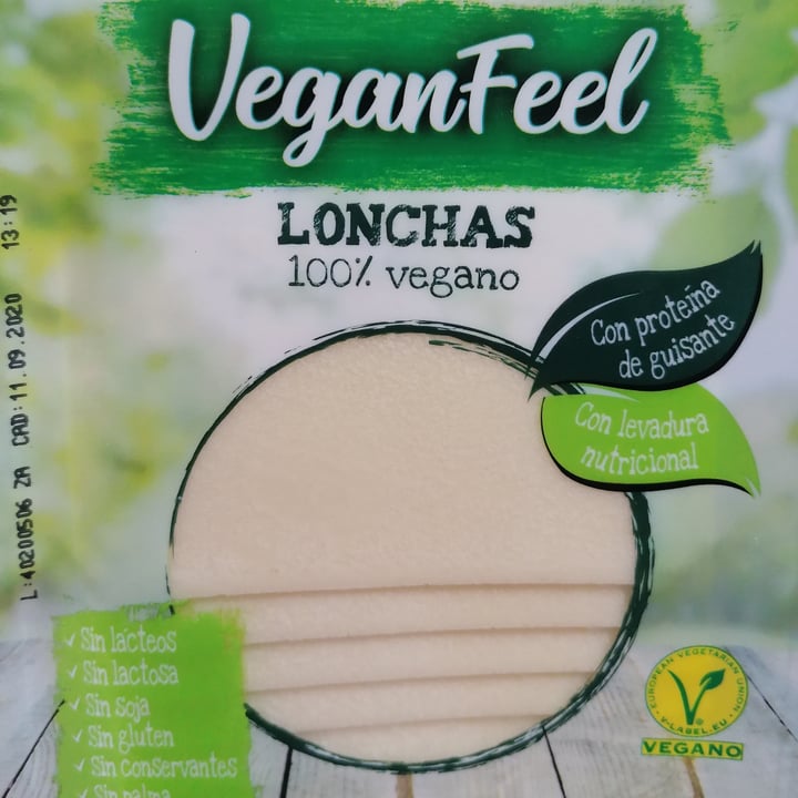 photo of Vemondo  Vegan Feel Queso Lonchas shared by @claudiamc on  11 Jun 2020 - review