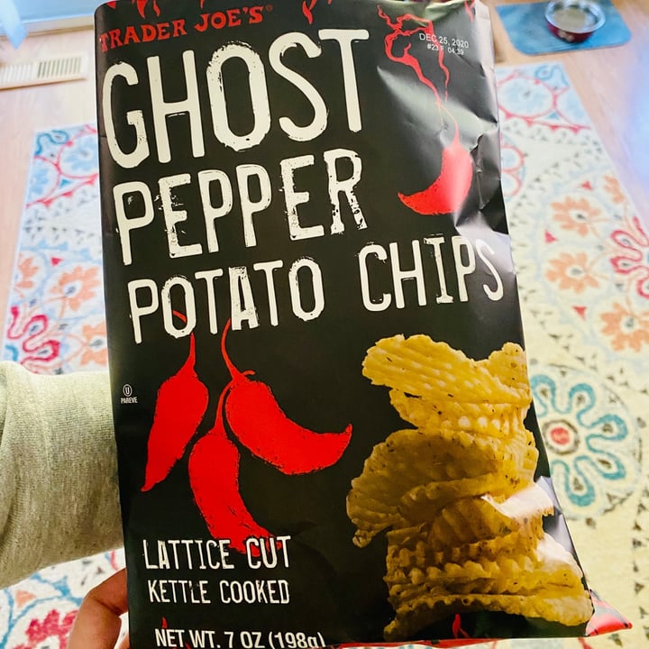 photo of Trader Joe's Ghost Pepper Potato Chips shared by @kristyahimsa on  04 Oct 2020 - review